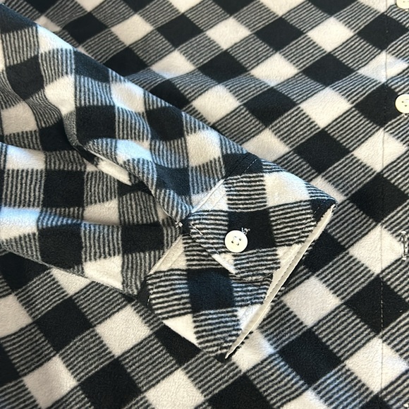 XXL black and white soft flannel button down shirt - Picture 6 of 11
